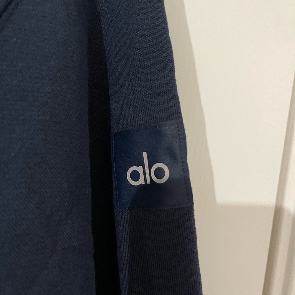 ALO YOGA Make Waves Hoodies in Navy Tonal - Picture 2 of 7